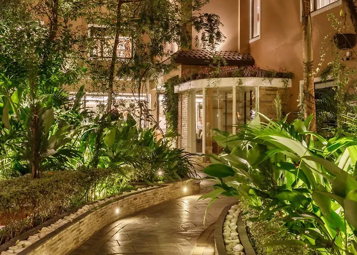 酒店 Thrive, A Tropical Courtyard 4*