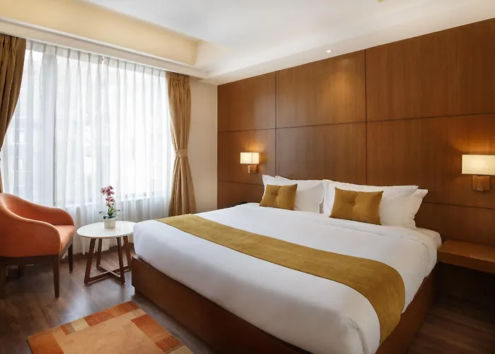Thrive, A Tropical Courtyard 4*