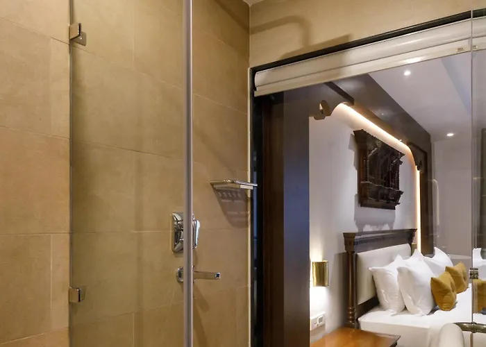 Hotel Thrive, A Tropical Courtyard 4*